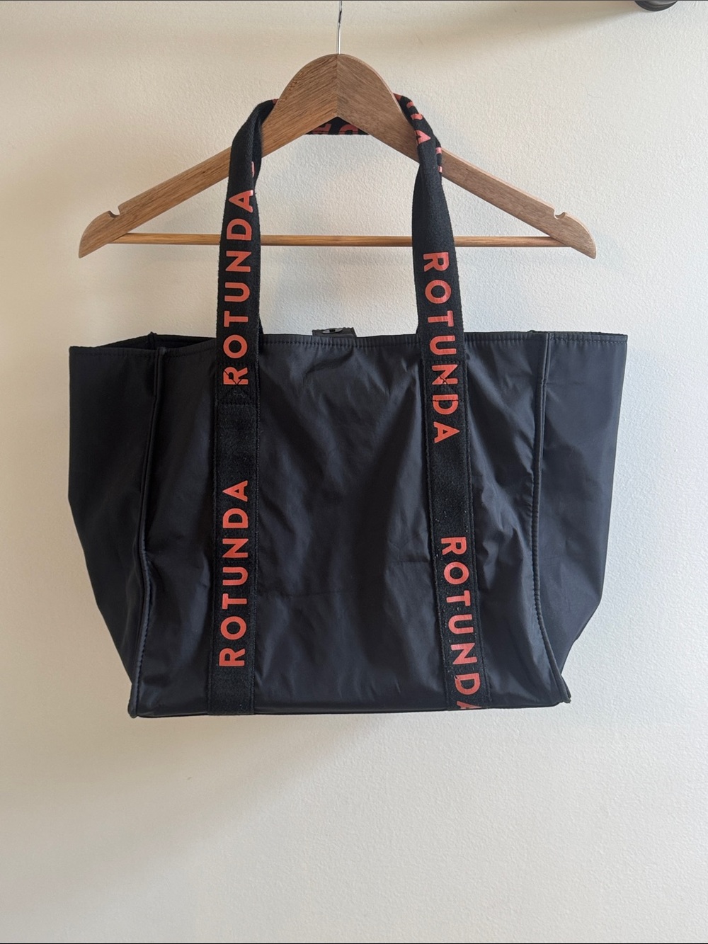 Rotunda black tote